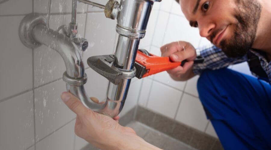 Professional same day plumber services in Woodsboro, TX